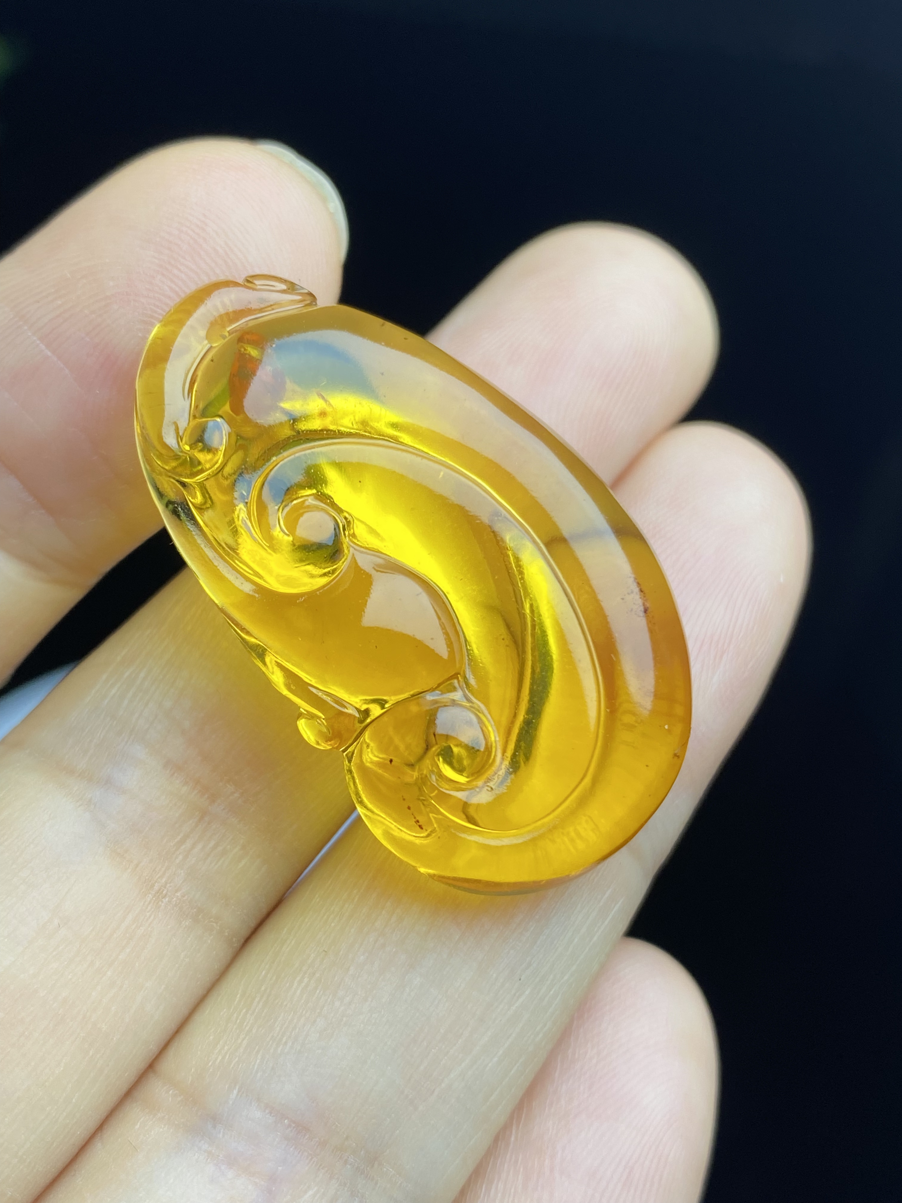 保真天然缅甸琥珀如意吊坠挂件纯天然重3.3克