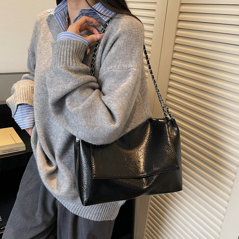 质感黑色包包女包新款潮2026时尚百搭单肩包大容量链条包