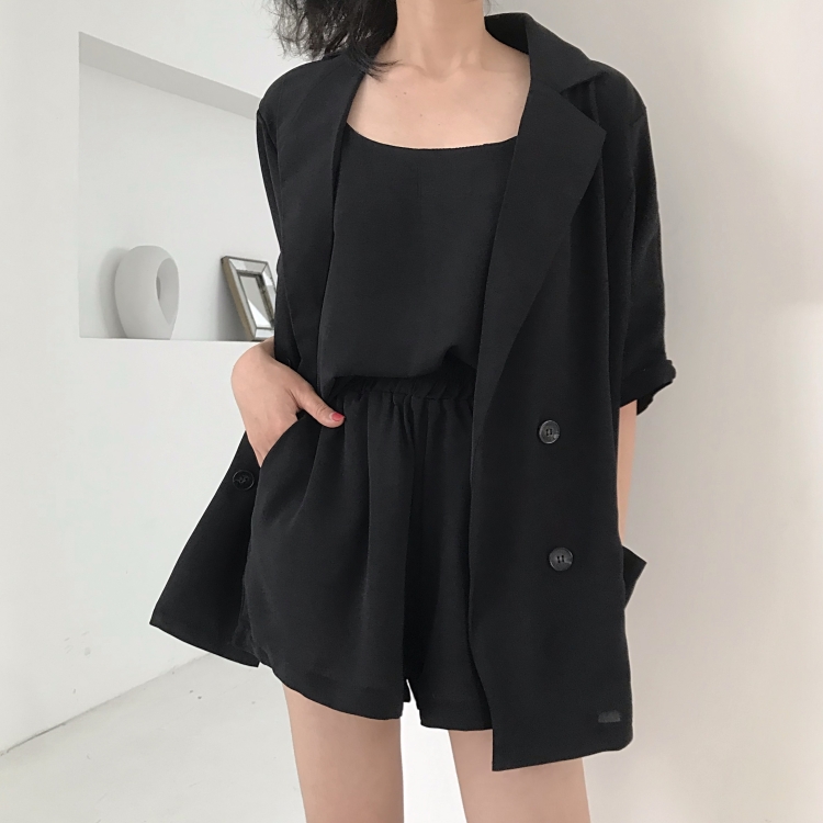 Real shot real price Korean version thin 5-sleeve small suit jacket + sling + shorts women's three piece suit