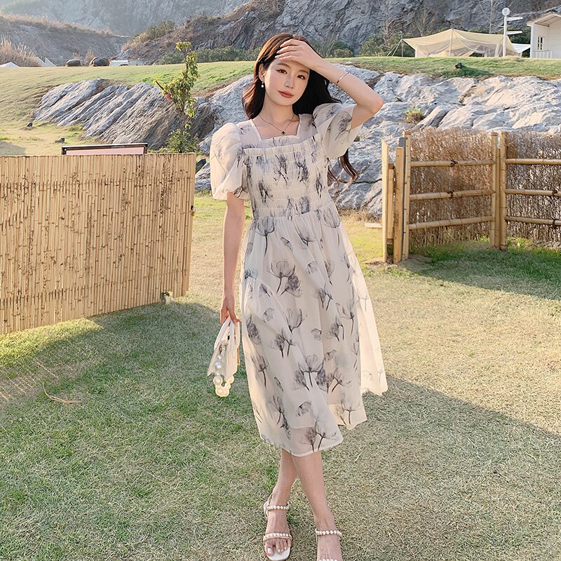 法式宫廷风泡泡袖水墨画碎花连衣裙女夏季2025年新款方领仙女长裙,女装连衣裙,艾艾淮淮