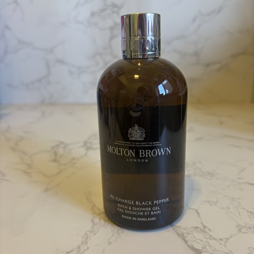 molton brown 黑胡椒沐浴露 300ml black pepper