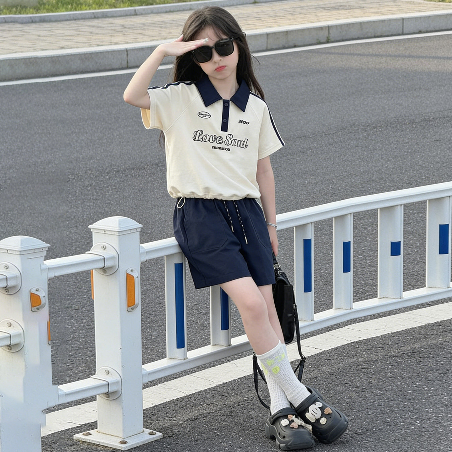 壹妈女童夏季短袖套装2026新款中大童休闲时髦印花T恤短裤两件套