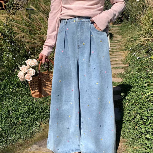 高腰显瘦小花刺绣牛仔阔腿裤女