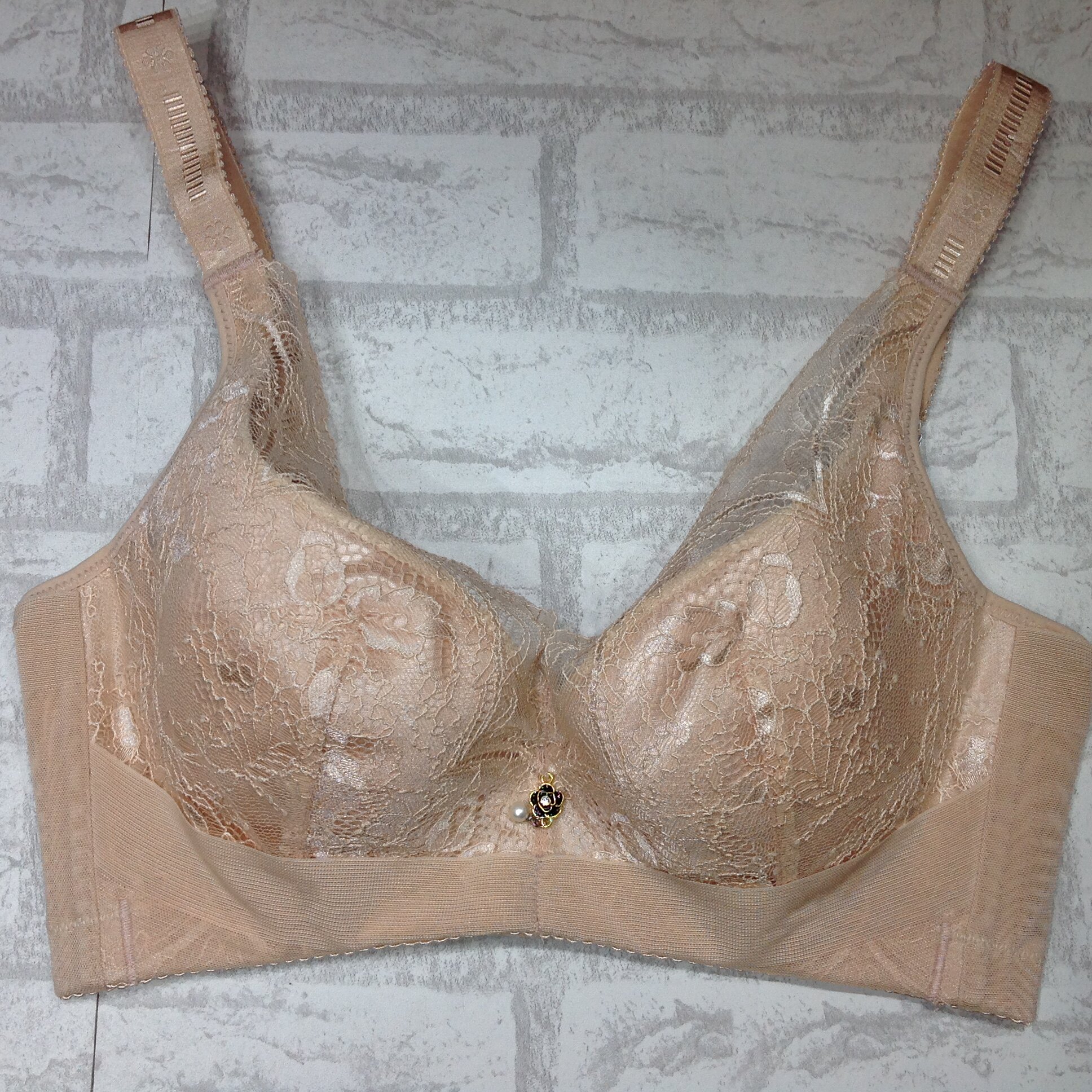 雅安莉娜1617 薄c杯上托聚拢调整性文胸蕾丝薄款内衣