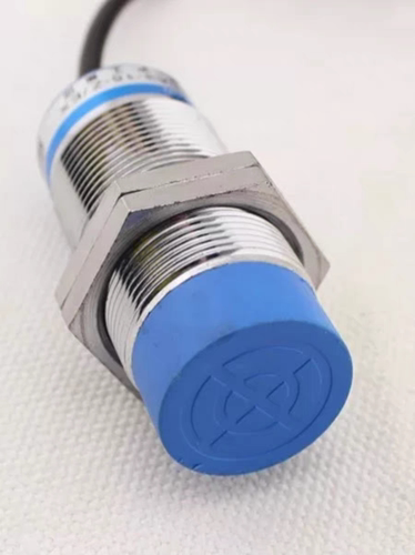 M30电感式感应15mm接近开关E2E-X15ME2三线直流NPN常闭5v12v24v