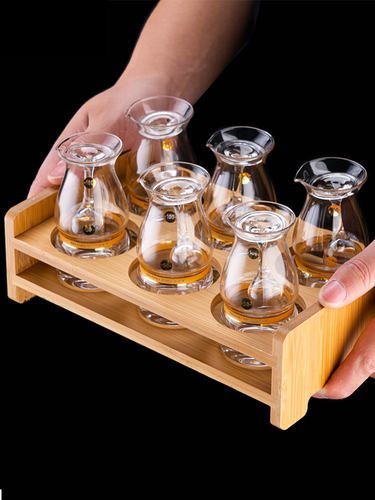 格凌兰水晶玻璃中式风高脚白酒杯