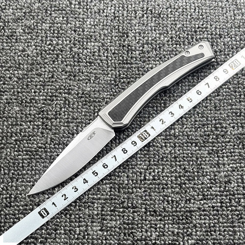 零误差 0556碳纤维柄折刀户外野营狩猎战术防身高硬度EDC工具刀