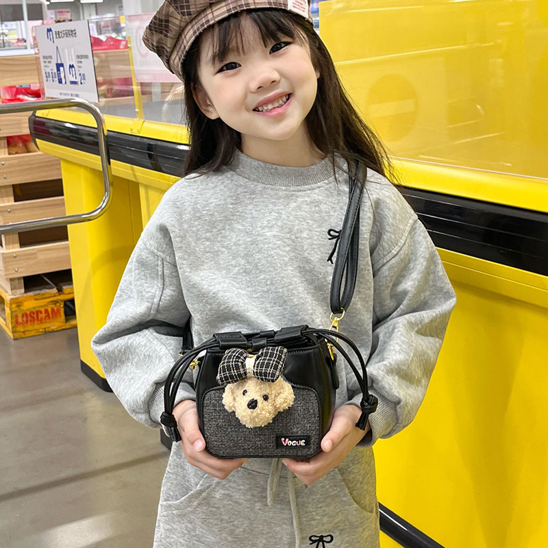 小女孩亲子款时尚百搭单肩斜挎包
