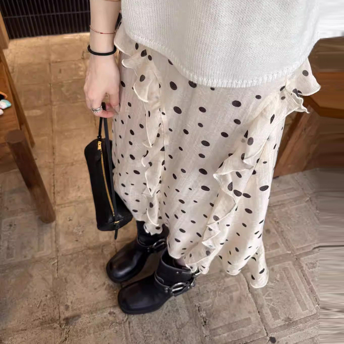 oker章壳儿波点a字半身裙女2026春夏新款碎花包臀不规则天丝半裙