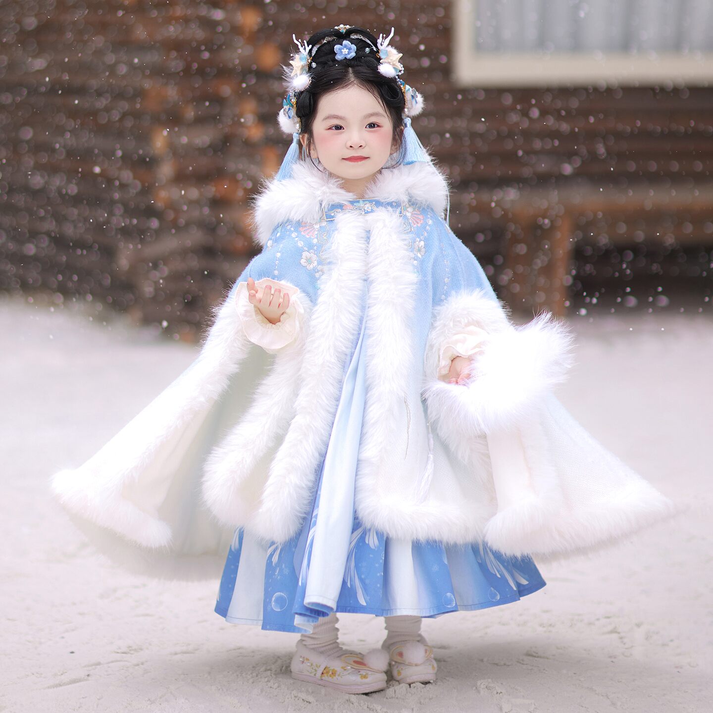 女童披风斗篷冬季汉服外出加绒加厚外套儿童披肩古装拜年服中国风