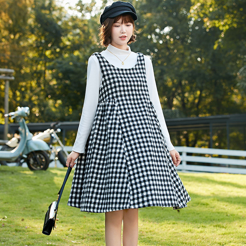 孕妇背心裙格子方领宽松2026春秋新款小个子背心裙+中领打底套装