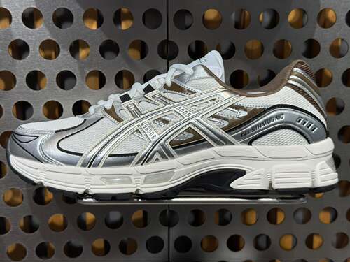 香港ASICS GEL-STRATUS MC 减震透气跑步鞋 男女 1203B049-102