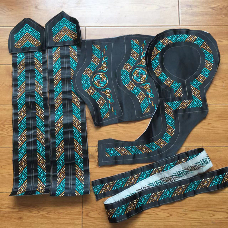 蒙古长袍女宽刺绣布传统蒙古族绣花服饰