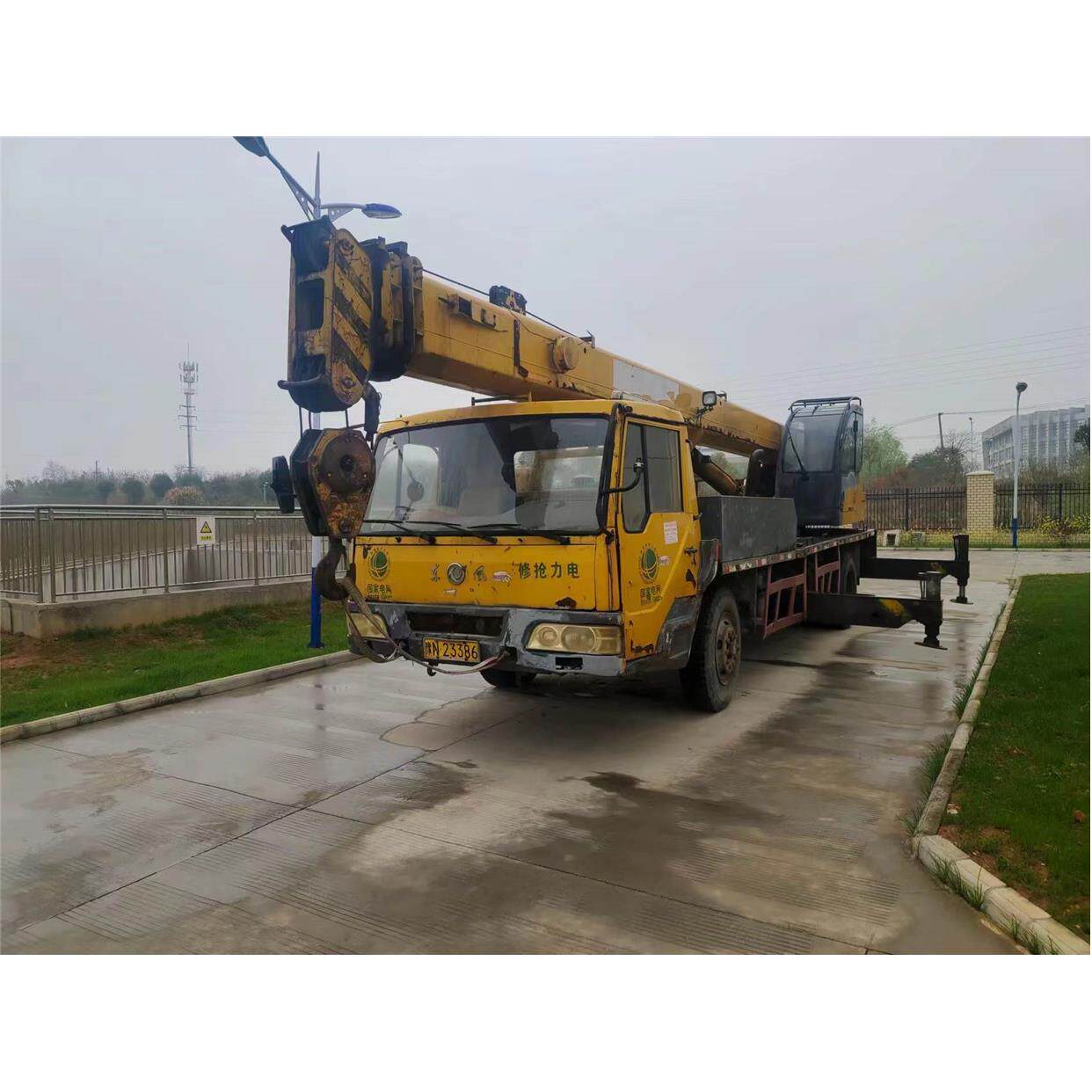 非标价10年柳工12吨单桥三节臂吊车,去年买的,中修了一下,干