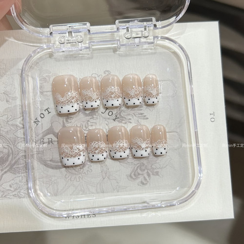 Mmnail波点蕾丝穿戴甲 法式优雅日常显白短款高级手工定制美甲贴