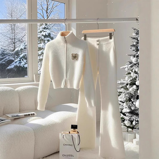 一整套冬季穿搭小个子高端独特超好看小香风白色毛衣裤子休闲套装