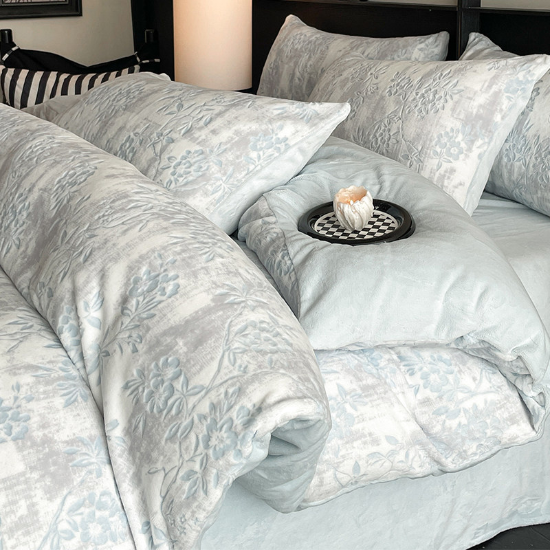 加厚牛奶绒雕花床上四件套2025新款冬季被套双面珊瑚绒床单三件套