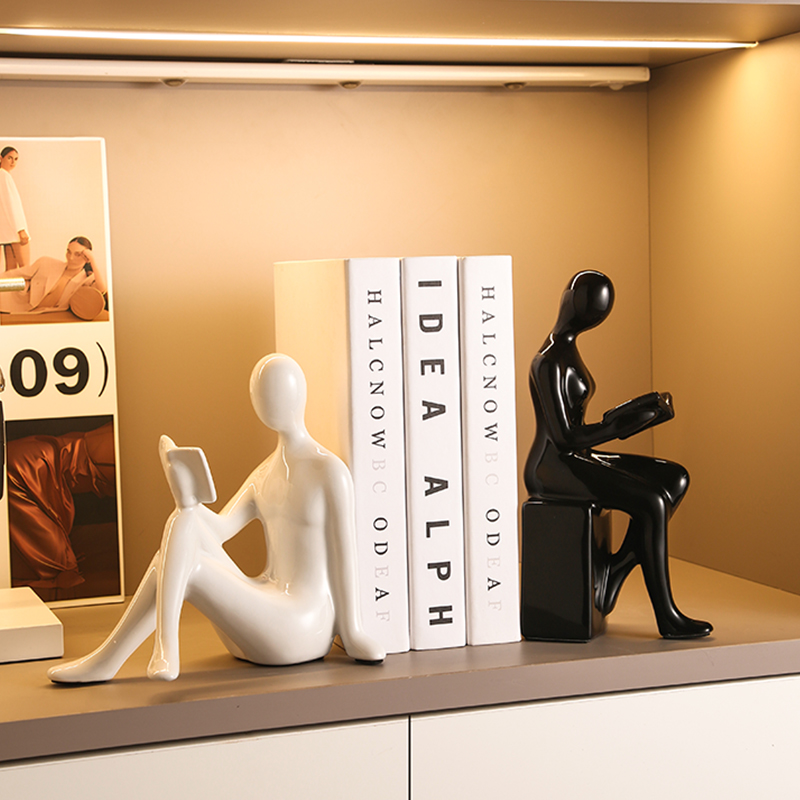 现代简约看书人物装饰品摆件