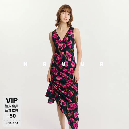 无袖背心款式 + 轻薄垂顺面料 告别闷热束缚