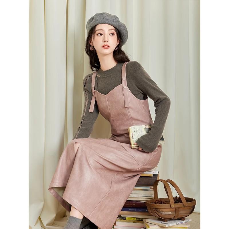 气质皮裙套装粉色秋冬显瘦高级感