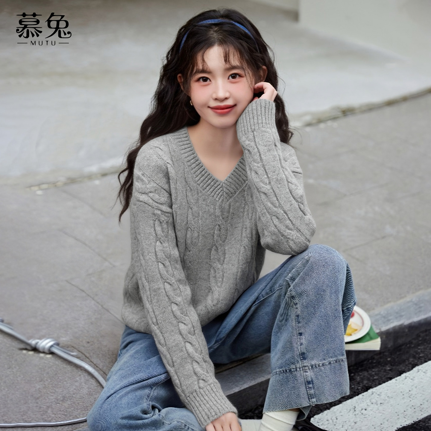 慕兔小个子V领麻花毛衣