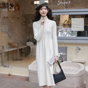 慕兔温柔风长袖针织连衣裙女2025冬季新款小个子收腰显瘦打底裙子