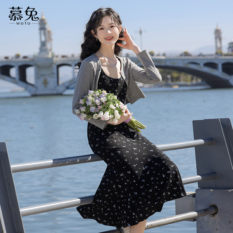 慕兔法式针织衫碎花连衣裙两件套