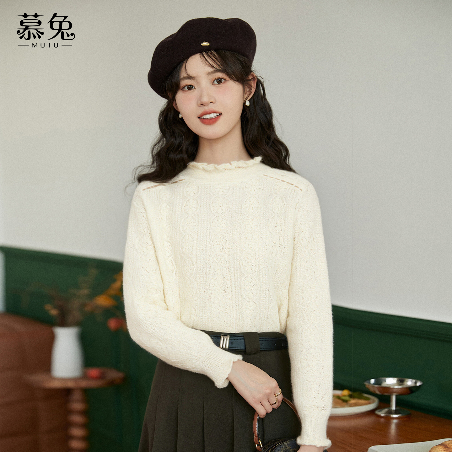 慕兔法式气质半高领针织衫
