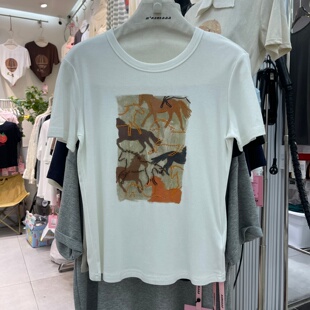 慵懒风小马图案短袖T恤女白色2026夏季新款圆领修身百搭显瘦上衣