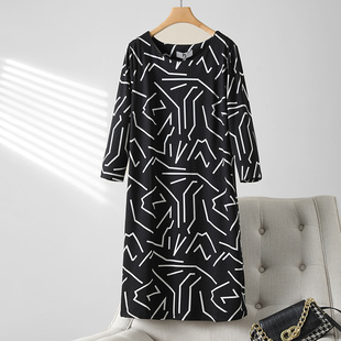 m2女装 连衣裙 春秋显瘦气质中年妈妈直筒裙胖mm长袖