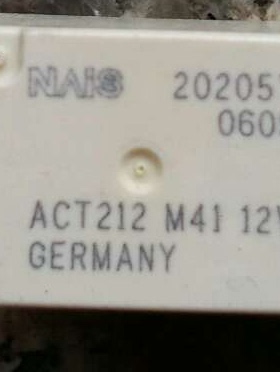 ACT212 M41/45/47/48/49/59 12V 天籁天窗电机宝马手刹模块继电器