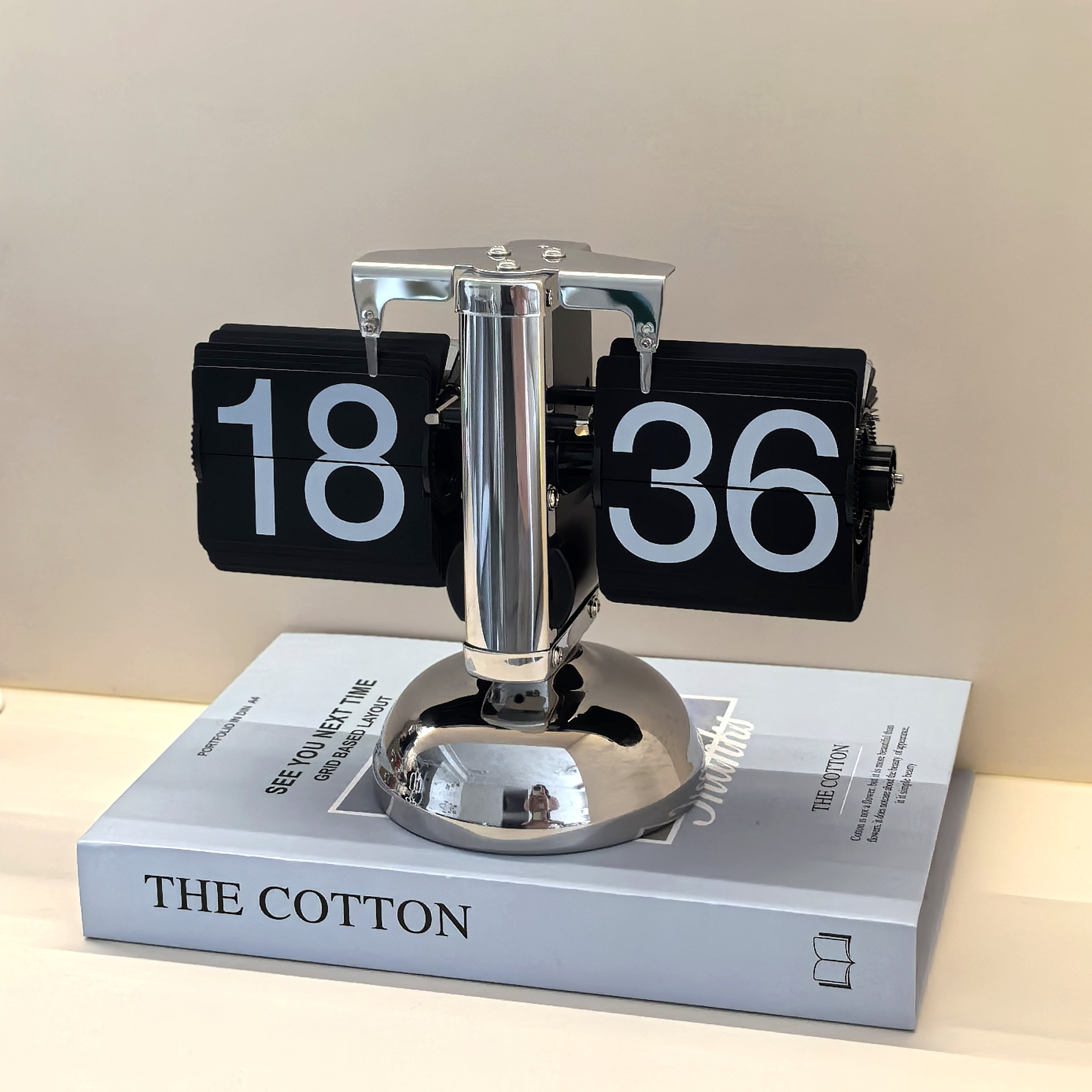 创意自动翻页时钟桌面摆件复古机械表摆台式数字钟表客厅轻奢装饰