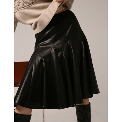 SO【100PU】25秋冬高腰A字廓形黑色显瘦百搭不规则插片半身裙