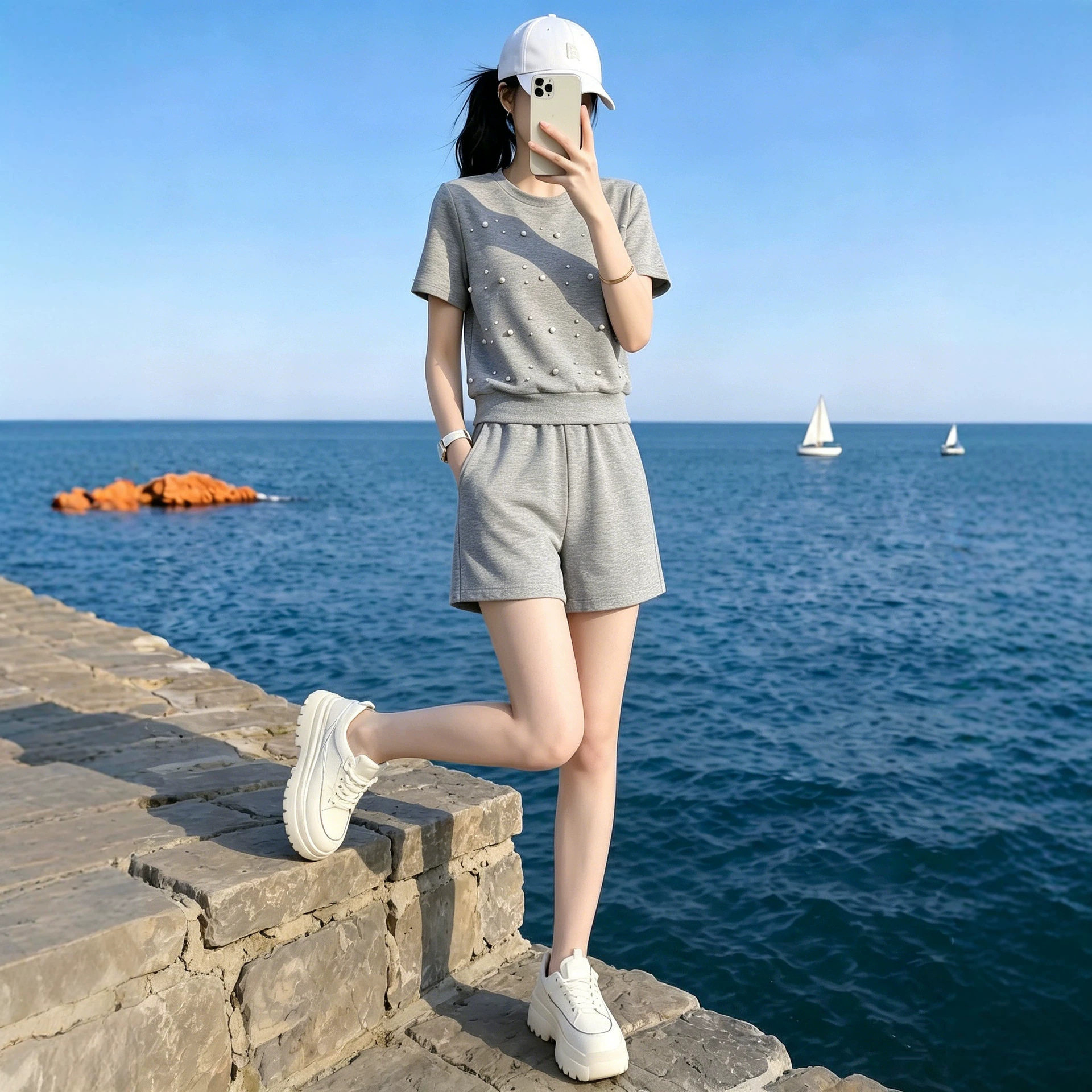 小个子休闲套装女夏季洋气显瘦灰色钉珠上衣高腰短裤运动两件套装