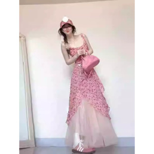 粉红色碎花吊带连衣裙女夏季海边度假法式收腰显瘦开叉a字长裙子