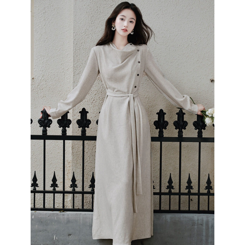 法式气质复古斜门襟长袖连衣裙2025秋简单大方高级感收腰a字长裙