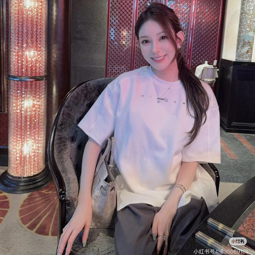 网红女神花三三同款 字母印花宽松拼接气质大T恤