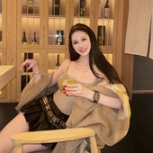 金丝弹力内置胸垫吊带亮面PU压纹半身裙 网红女神花三三美商搭配