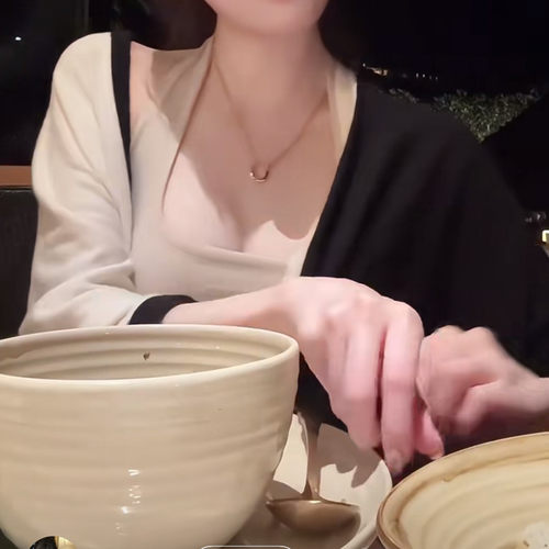 网红女神花三三同款 宽松气质经典撞色披肩 黑白撞色上衣开衫