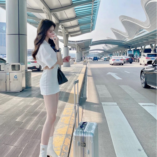 奢华名媛甜美包臀修身针织
