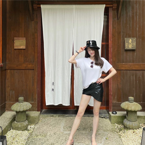 花珊珊同款落肩袖卷袖pu包臀短裙