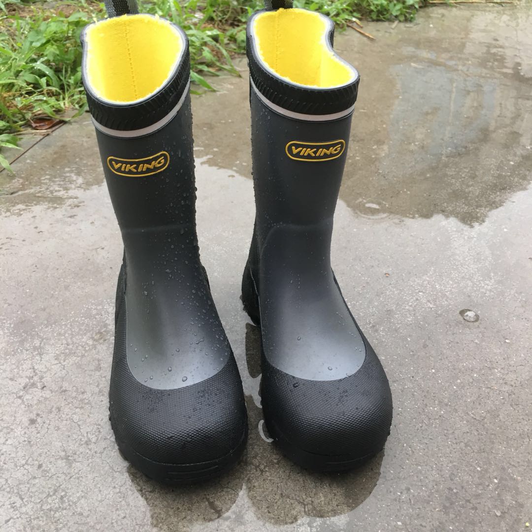 学生橡胶厚底防滑中筒儿童雨鞋