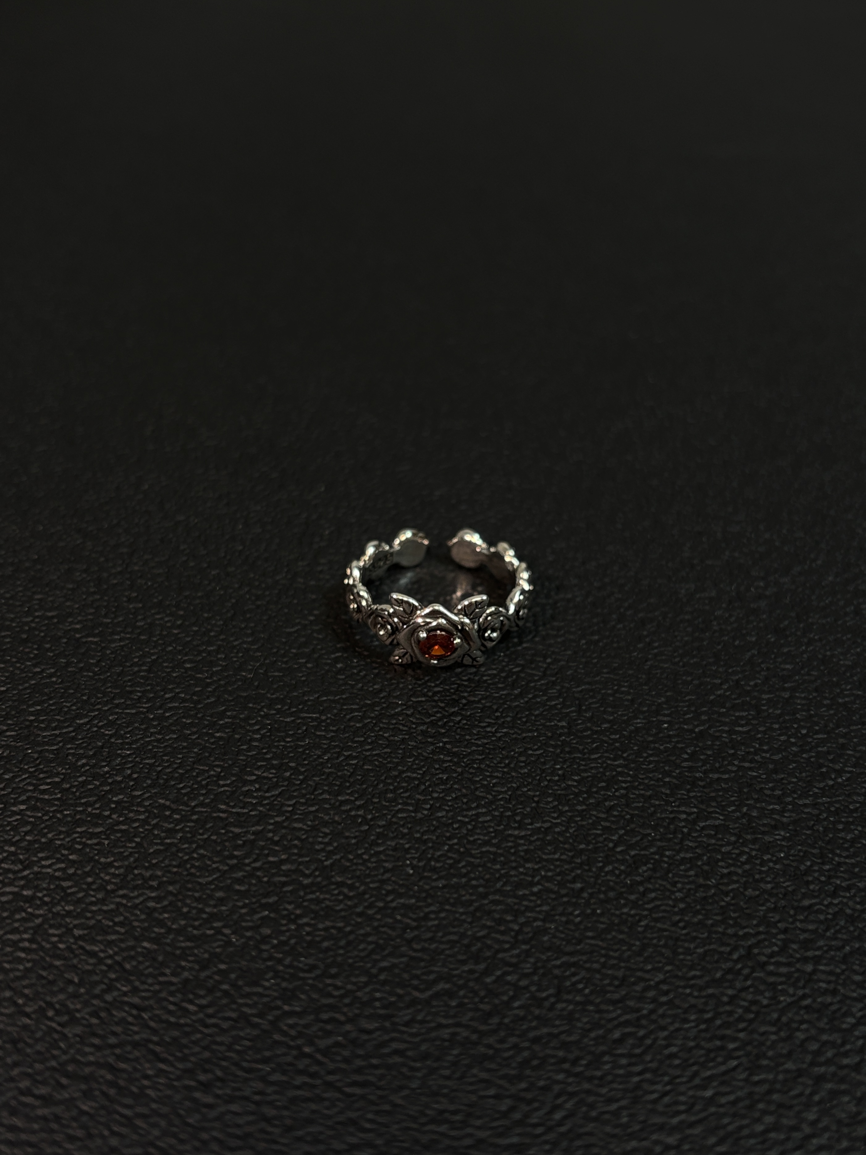 小心袖口 Vintage中古锆石玫瑰戒指暗黑做旧小众小众百搭男女指环