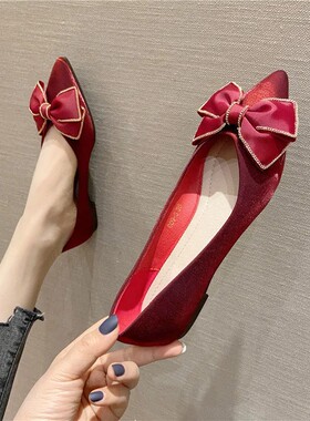 大码婚鞋女平底孕妇鞋不累脚结婚新娘秀禾婚纱两穿尖头蝴蝶结单鞋