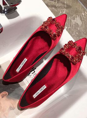 红色结婚新娘鞋新款平底中式秀禾鞋伴娘浅口水钻防滑孕妇大码单鞋