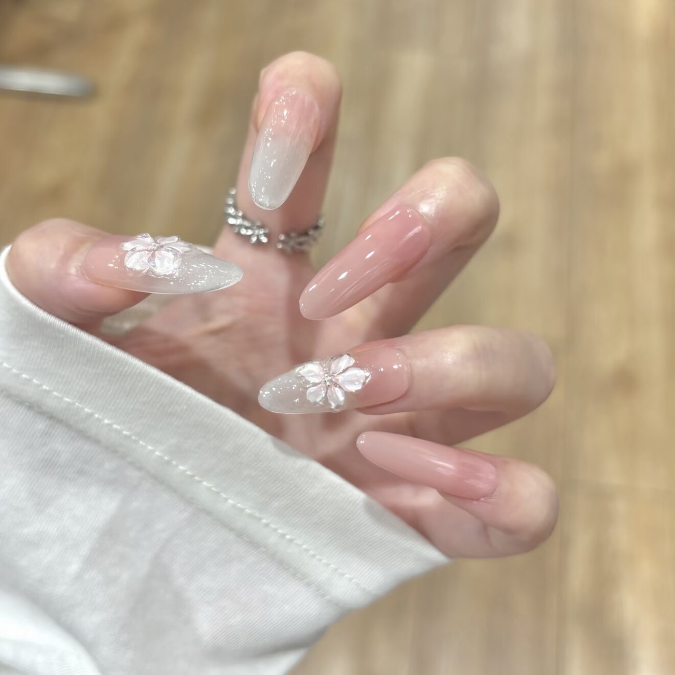 【白桃奶冻】手工穿戴甲甜美少女心乳白渐变粉色樱花雕花显白美甲