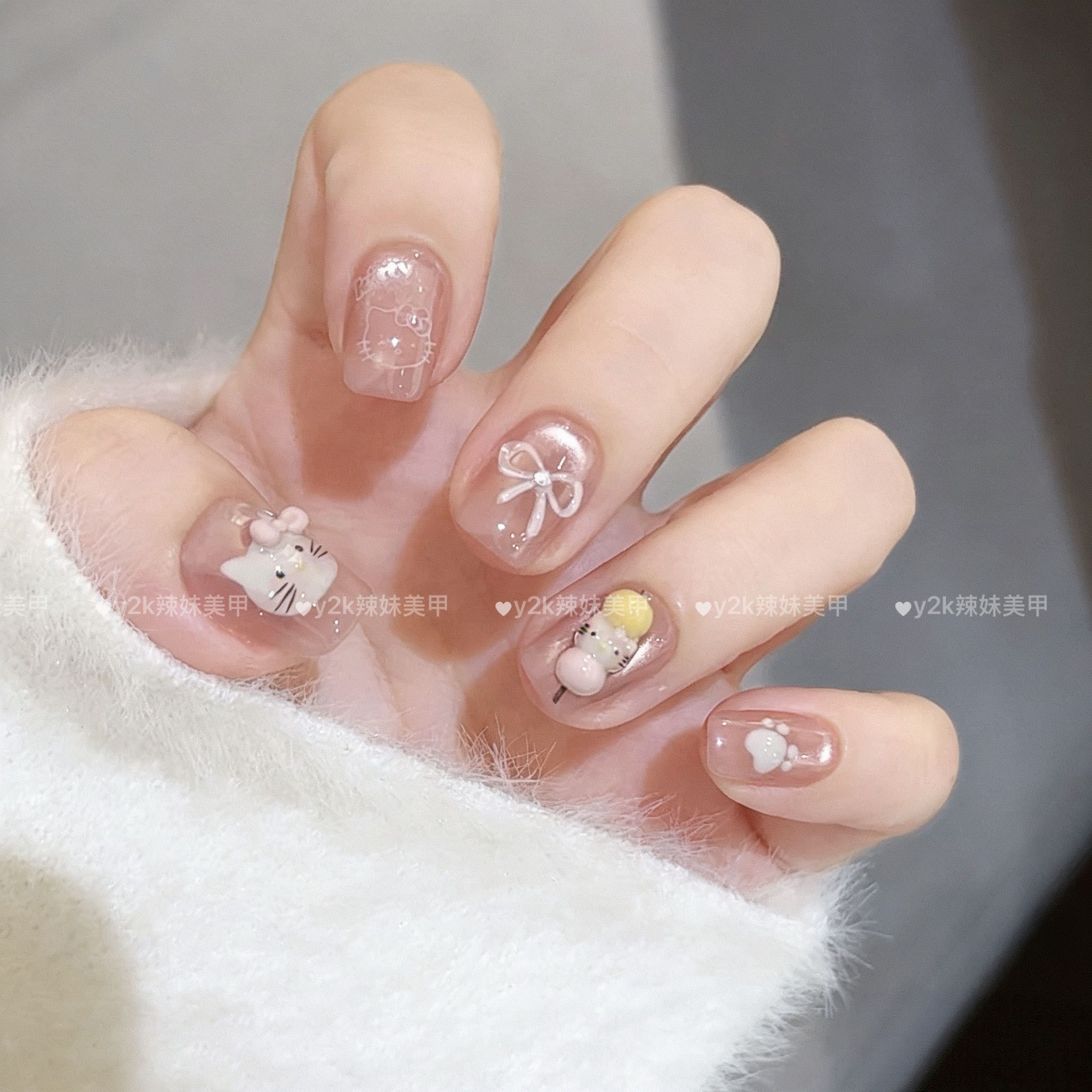 可爱ins风手工穿戴甲粉色猫眼手绘糖葫芦kitty猫可爱甜美短款美甲