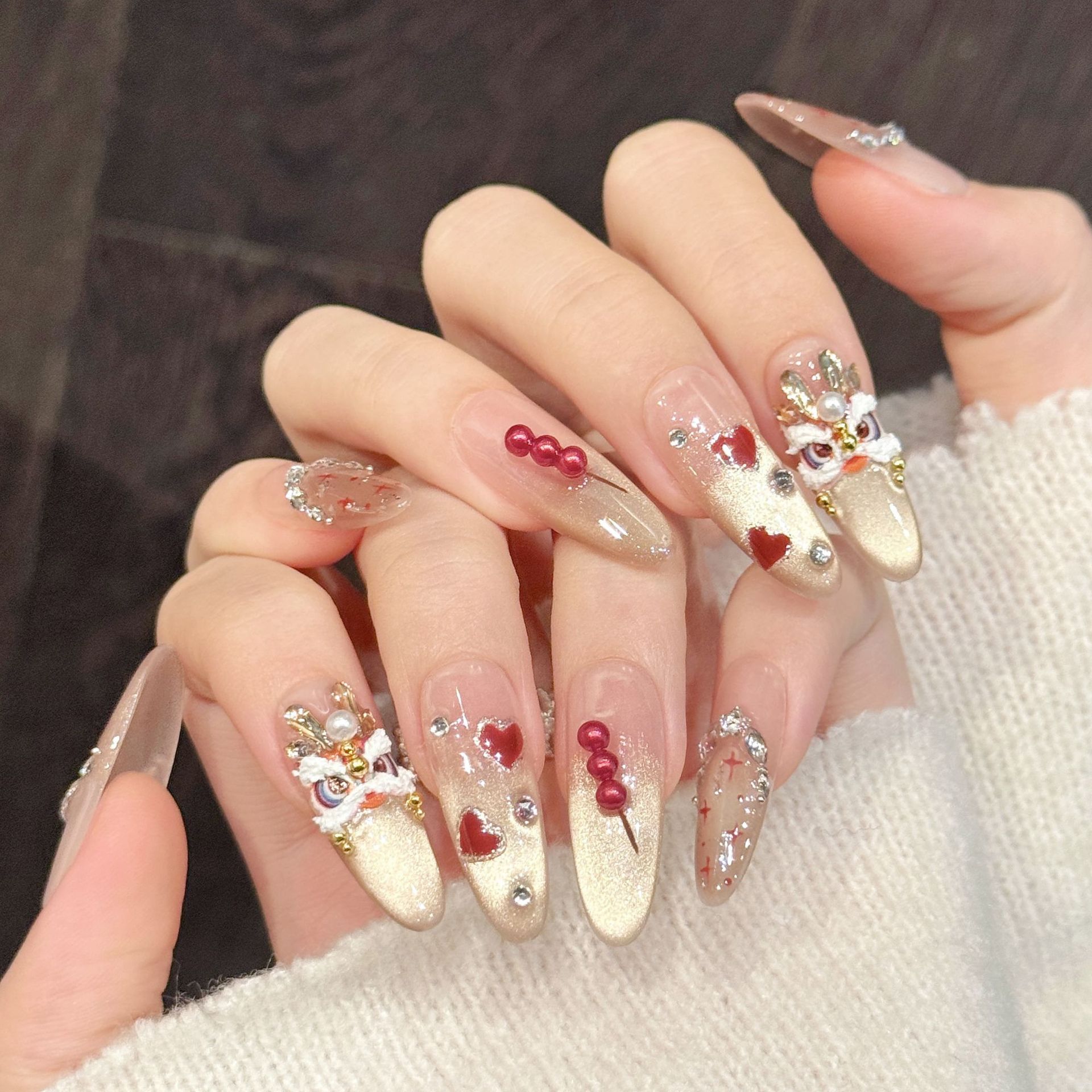 新年醒狮纯手工穿戴甲香槟金色猫眼可爱糖葫芦显白氛围感美甲贴片