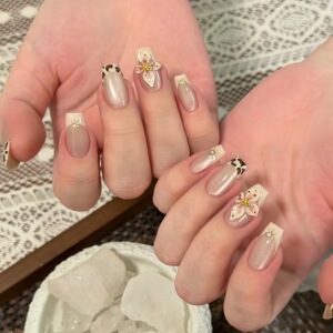 【豹纹女郎】纯手工穿戴甲立体雕花手绘豹纹奶白法式欧美风猫眼款