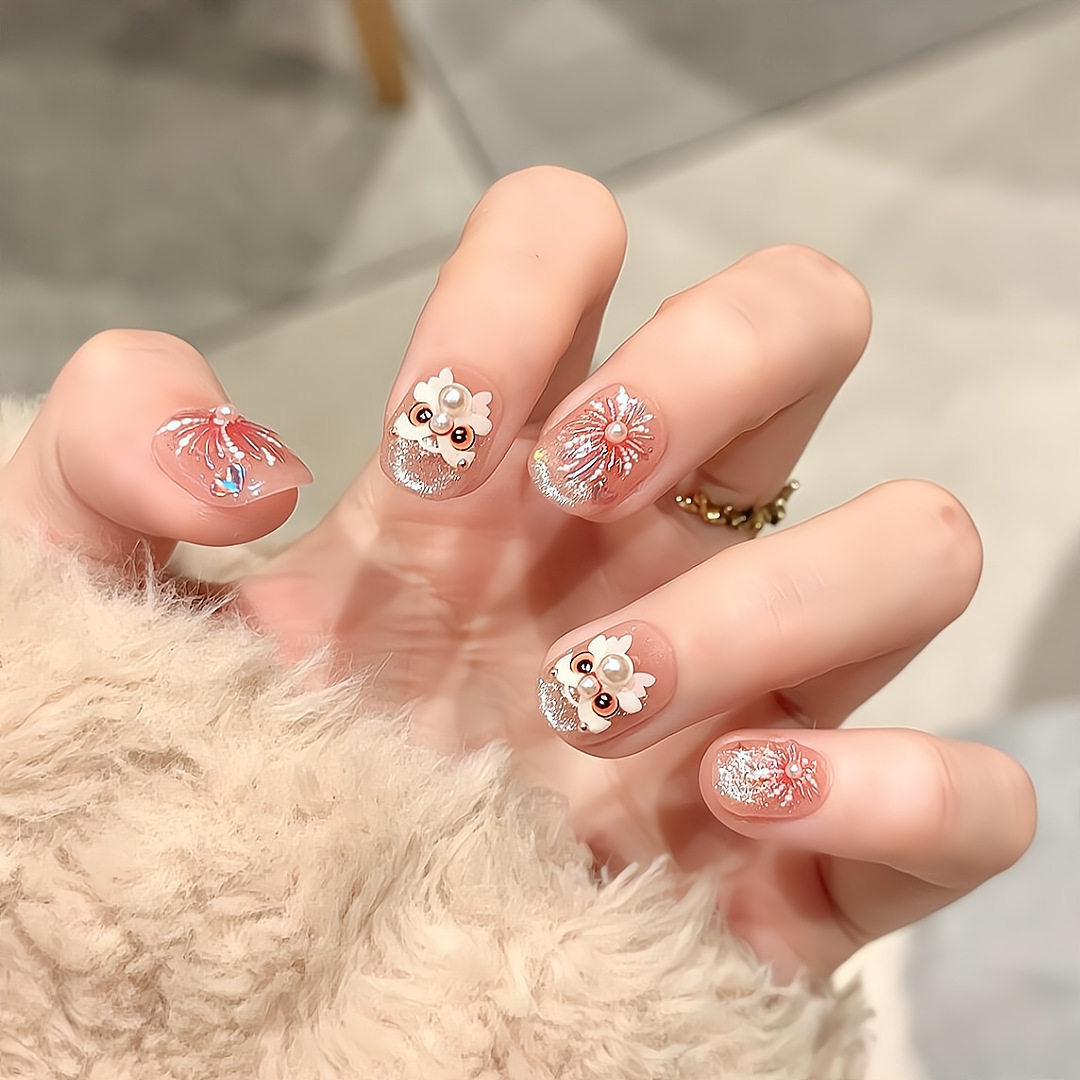 【桃花醒狮】手工穿戴甲氛围感腮红烟花粉色猫眼新年醒狮美甲短款,彩妆/香水/美妆工具,穿戴甲/甲片,淘宝优惠券,粉丝福利购,淘宝优惠卷